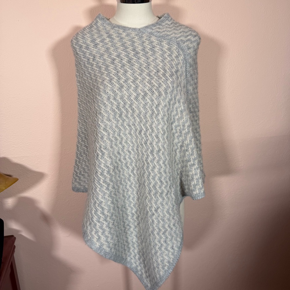 Cocogio made in Italy pale grey blue wool alpaca herringbone knit poncho cape